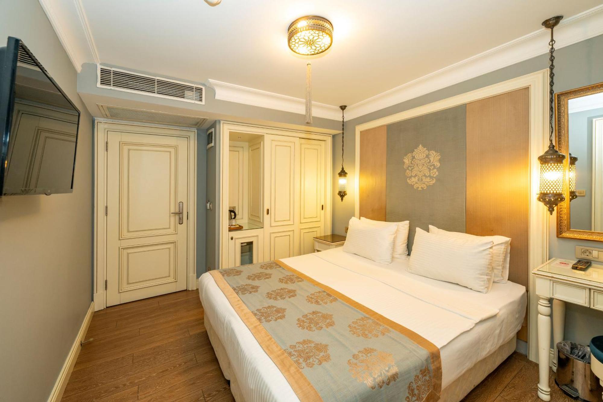 Raymond Blue Hotel Istanbul Ngoại thất bức ảnh