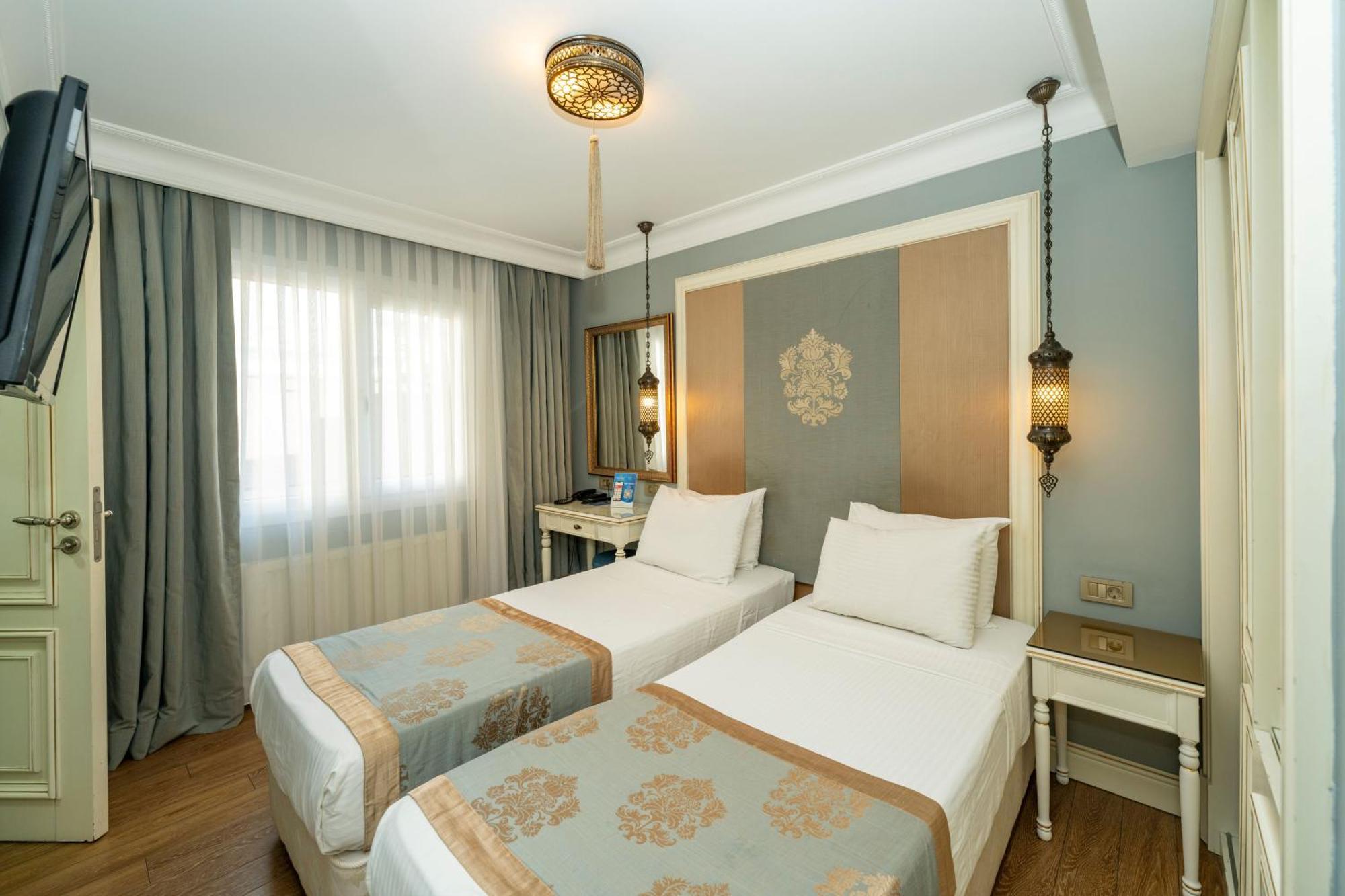 Raymond Blue Hotel Istanbul Ngoại thất bức ảnh