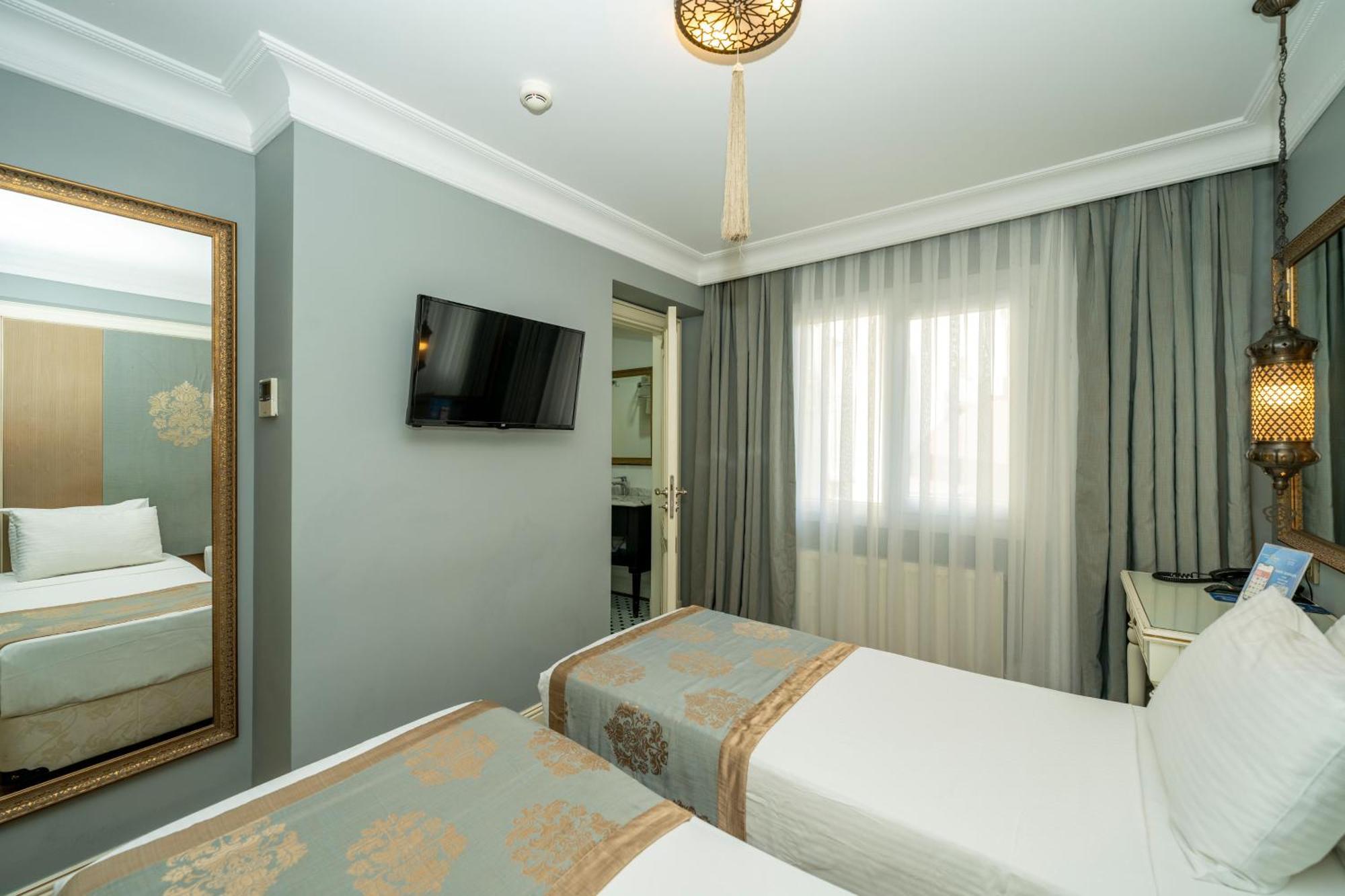 Raymond Blue Hotel Istanbul Ngoại thất bức ảnh