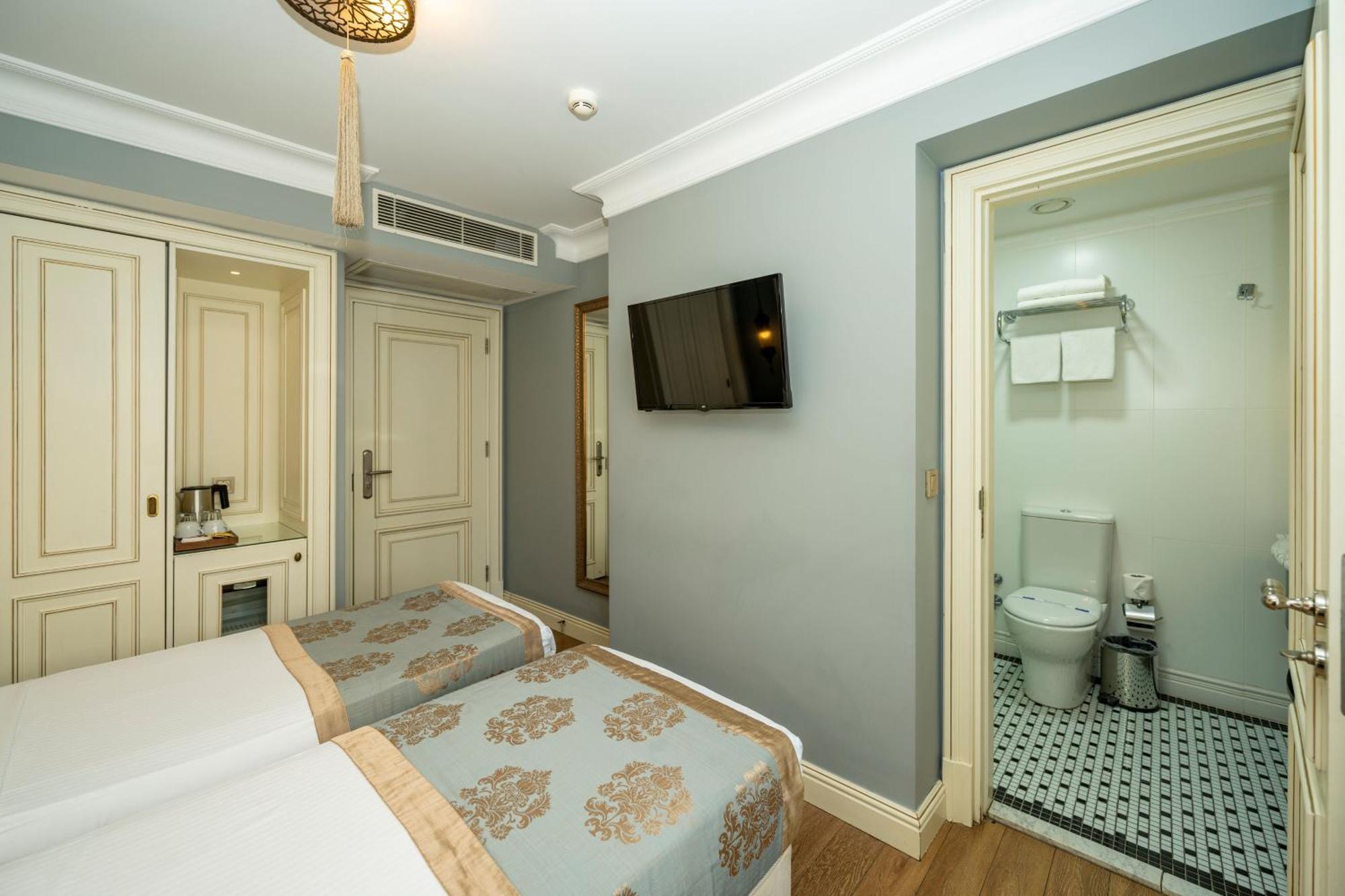 Raymond Blue Hotel Istanbul Ngoại thất bức ảnh